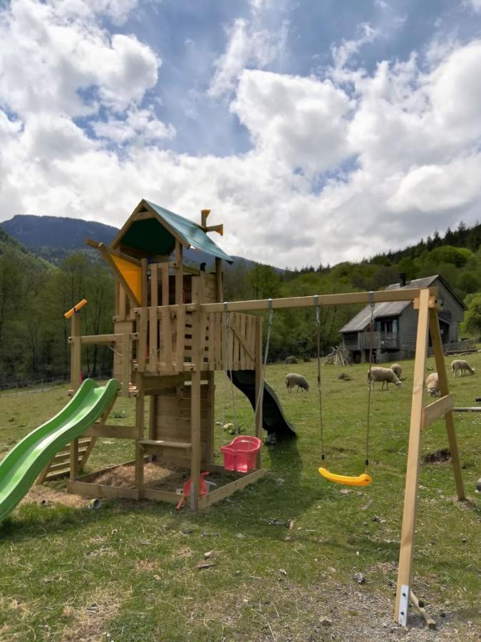 Les chalets de la forêt d'Issaux Osse-en-Aspe Exterior foto