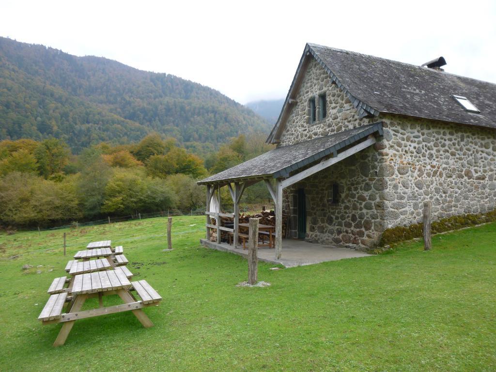 Les chalets de la forêt d'Issaux Osse-en-Aspe Exterior foto